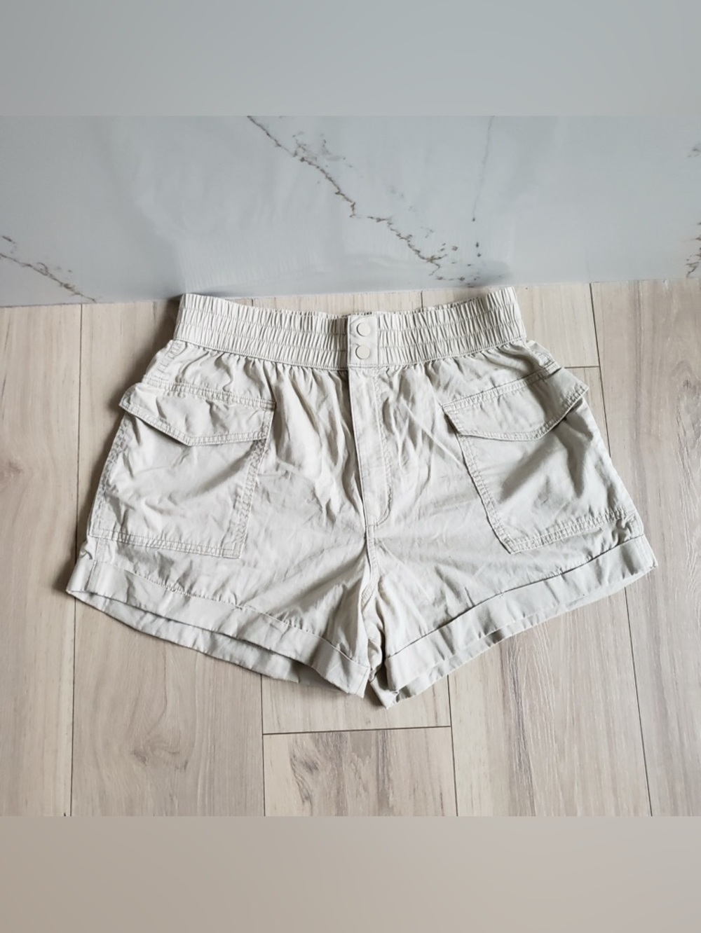 Abercrombie & Fitch Cream Utility Cargo Shorts‎
